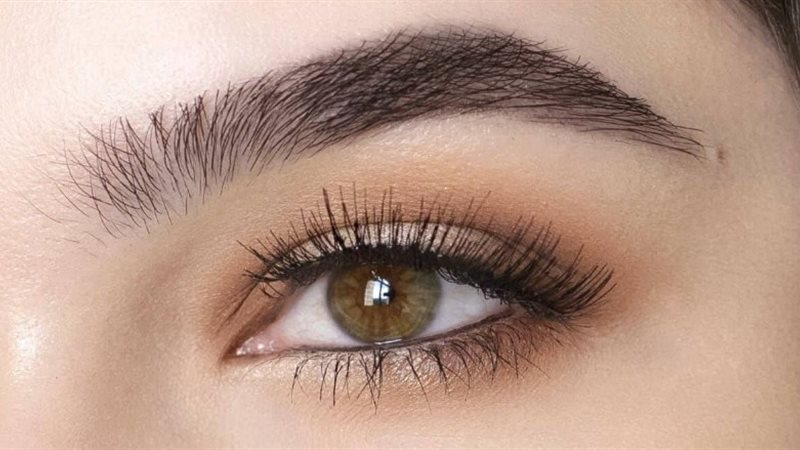 طرق رسم الحواجب بالـماسكرا