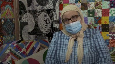 تبلغ 73 عامًا.. تعرفي على أشهر مصممة مفروشات| فيديو