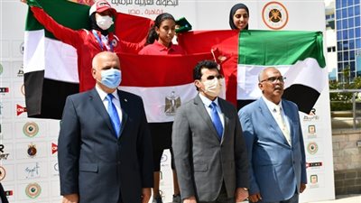 وزير الرياضة يكرم الفائزات في منافسات تارجت سبرنت ضمن البطولة العربية للرماية 