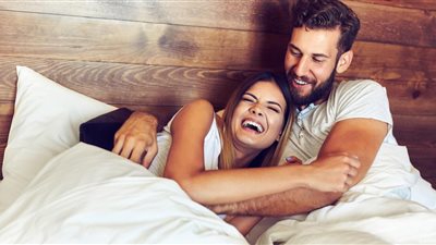 نصيحة لكل زوج.. اعرف ازاي تكون السبب في جمال زوجتك الدائم