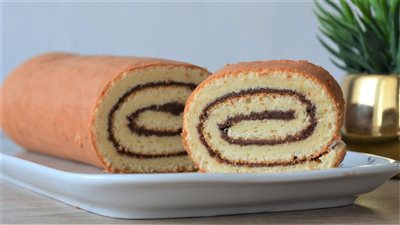 وأنتِ في البيت.. اصنعي الكيك السويسري سهل التحضير لـ«سالي فؤاد»