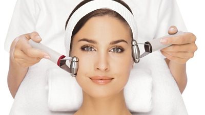 لتنظيف عميق للبشرة.. 5 أدوات للعناية لا يمكن الاستغناء عنها