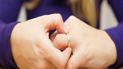 «عينه وحشة».. رُقيّة تطلب الخلع والسبب: جوزي بيحسدني