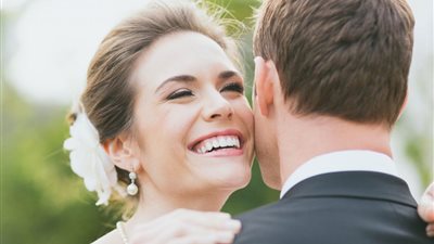 للعرائس.. كيف تحصلين على ابتسامة رائعة بأسنان بيضاء في يوم زفافك؟ 