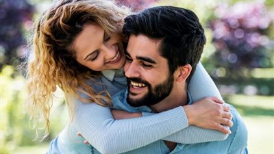 للسيدات والبنات.. 4 أشياء يحتاجها الرجل منكِ بدون ما يتكلم