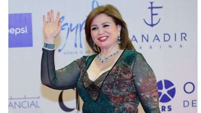 إلهام شاهين عن والدتها: «أشعر بالذنب تجاهها»| فيديو