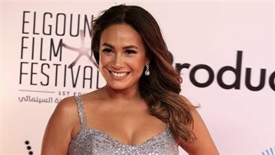 عمرو الليثى لـ هند صبري: «أدوارك مثيرة جنسيًا».. والفنانة: «أنا مُجبرة»| فيديو