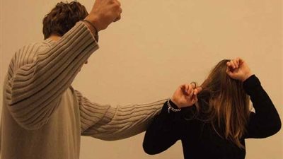 «اكسر لها ضلع».. أمثال شعبية وتصرفات تحرض على العنف ضد المرأة