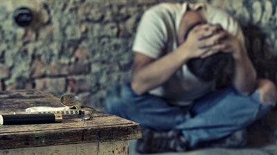 بسبب «الشابو».. مذبحة في سوهاج يقتل والديه وشقيقته وطفليها 