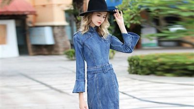 الفستان الجينز ينافس في صيف 2021.. إليكِ أحدث الموديلات 