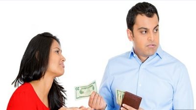 «جوزك بخيل».. 5 حيل نسائية للتعامل معه