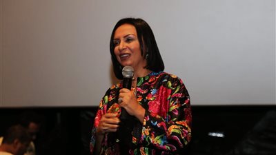 مهرجان أسوان لأفلام المرأة يكرم الدكتورة مايا مرسي بجائزة نوت للإنجاز