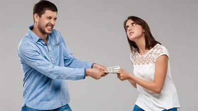 خطيبي بخيل أتركه أم استمر معه؟.. خبيرة نفسية: «أهربي مفيش فايدة»