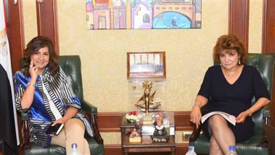 «الهجرة» تنظم لقاء سيدة أعمال مصرية بأمريكا مع رئيس البورصة