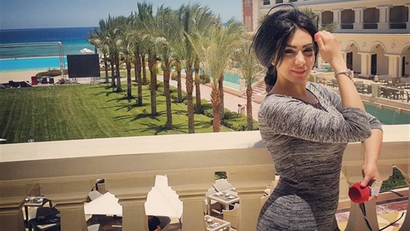ميريهان حسين تمارس