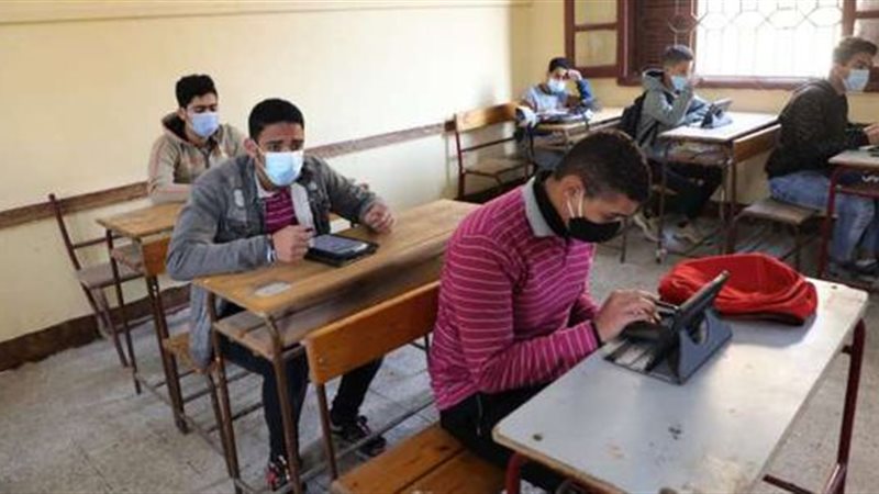 طلاب الدبلومات الفنية