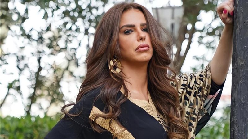 دنيا عبد العزيز