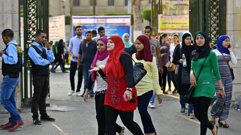 بنات الجامعة