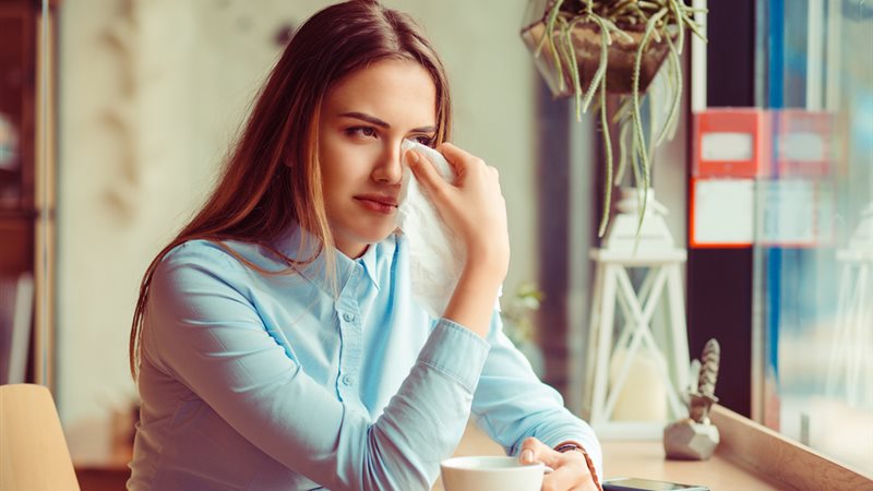 البكاء «مش قلة حيلة»..
