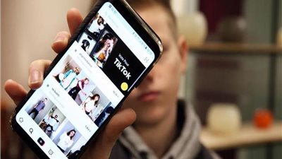 «تيك توك» يكشف تفاصيل مقتل شاب على يد 200 امرأة