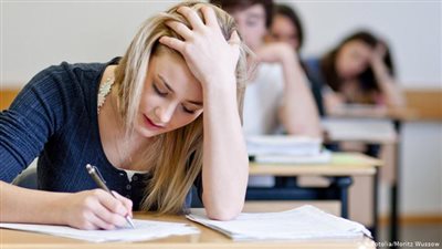 بعد ظهور نتيجة الإعدادية.. طبيب نفسي يُحذر من بدء موسم الانتحار 