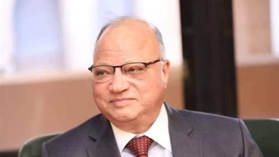 أعاد البسمة لمُسنة بعد إزالة «فاترينة شاي».. محافظ الإنسانية.. القاهرة سابقًا