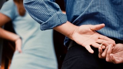 جهاد وعزة في طلب طلاق: 