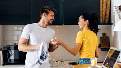 3 طرق للسعادة وحل الخلافات مع زوجك.. تعرفي عليها 