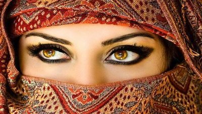 «أم عيون كحيلة».. حيّل لتوسيع وتضييق عيونك