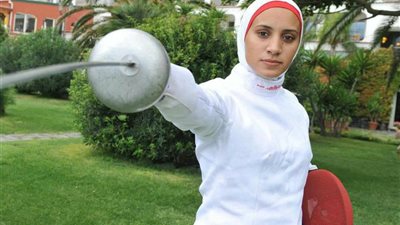 آية مدني.. بطلة الخماسي الحديث تحت قبة البرلمان