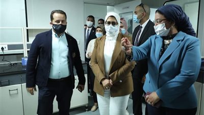 وزيرة الصحة: مصانع فاكسيرا بأكتوبر ستنتج 3 ملايين جرعة لقاح يوميًّا