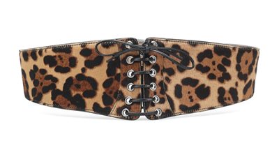 لإطلالة جذابة.. أحدث موديلات إكسسوارات بنقشة الليوبارد أو الفهد