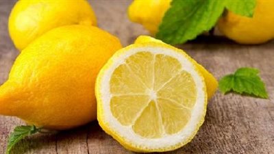 علاج دوالي الساقين بالليمون.. 3 وصفات طبيعية مجربة