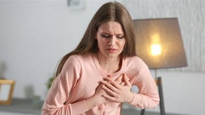 النوبة القلبية.. تعرفي على الأعراض.. و6 خطوات للتعامل معها