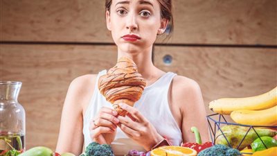 منها الاكتئاب.. 10 أسباب طبية تُشعرك دائمًا بالجوع