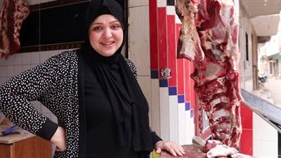 «الجزارة الكيوت».. «هدير»: هعمل من العجل شنطة ومحفظة..صور