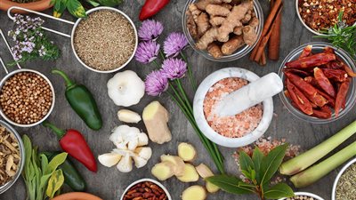 4 توابل منزلية يمكن استخدامها كعلاج للقلب والضغط والصداع