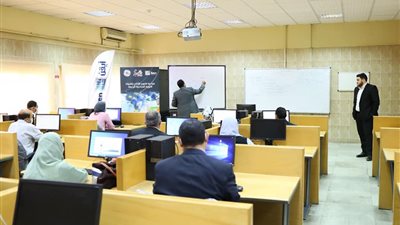  المبادرة المصرية لإعداد كوادر رقمنة الصناعة تدرب 1000 شاب وفتاه 