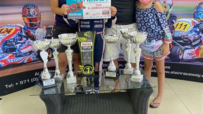 وزيرة الهجرة تهنئ طفلًا مصريًّا بالفوز ببطولة سباق السيارات بدبي 