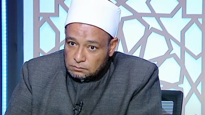 متصلة على الهواء: «بنتي متزوجة منذ عام ونصف وبتشوف عفاريت»| فيديو