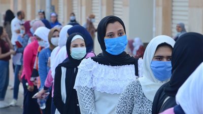 140 منحة دراسية من 