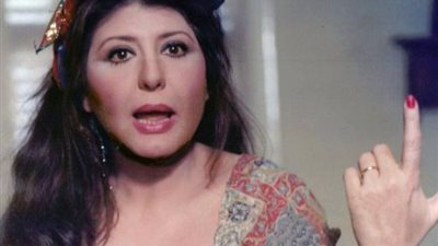 نفت زواجها من 