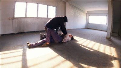 جريمة بشعة في قنا.. أب يقتل ابنته بسيخ حديد