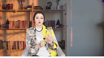 إزاي تجذبي الآخرين من أول لقاء؟.. خبيرة نفسية تجيب