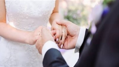 هل تفضلين الزواج من رجل يكبرك بـ10 سنوات؟.. أسئلة مثيرة للجدل بين البنات