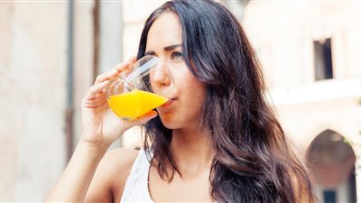 فوائد فيتامين سي للمرأة الحامل