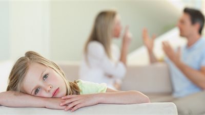 «برجعية الجاهلية».. رشا تطلب نفقة طفلتها: رافض يصرف على بنتي