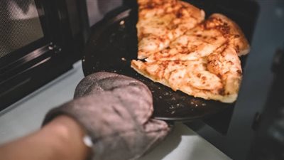 «مش للتسخين فقط».. 3 وصفات يمكنك إنجازها داخل الميكروويف