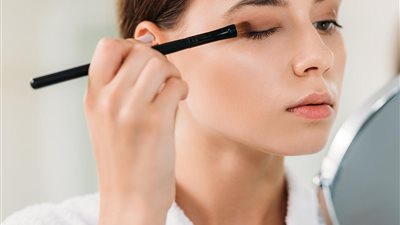 لمكياج بدون أخطاء.. 8 نصائح لإطلالة ساحرة