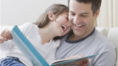 «البنت حبيبة أبوها».. ليه البنات بتحب الأب أكثر؟ 